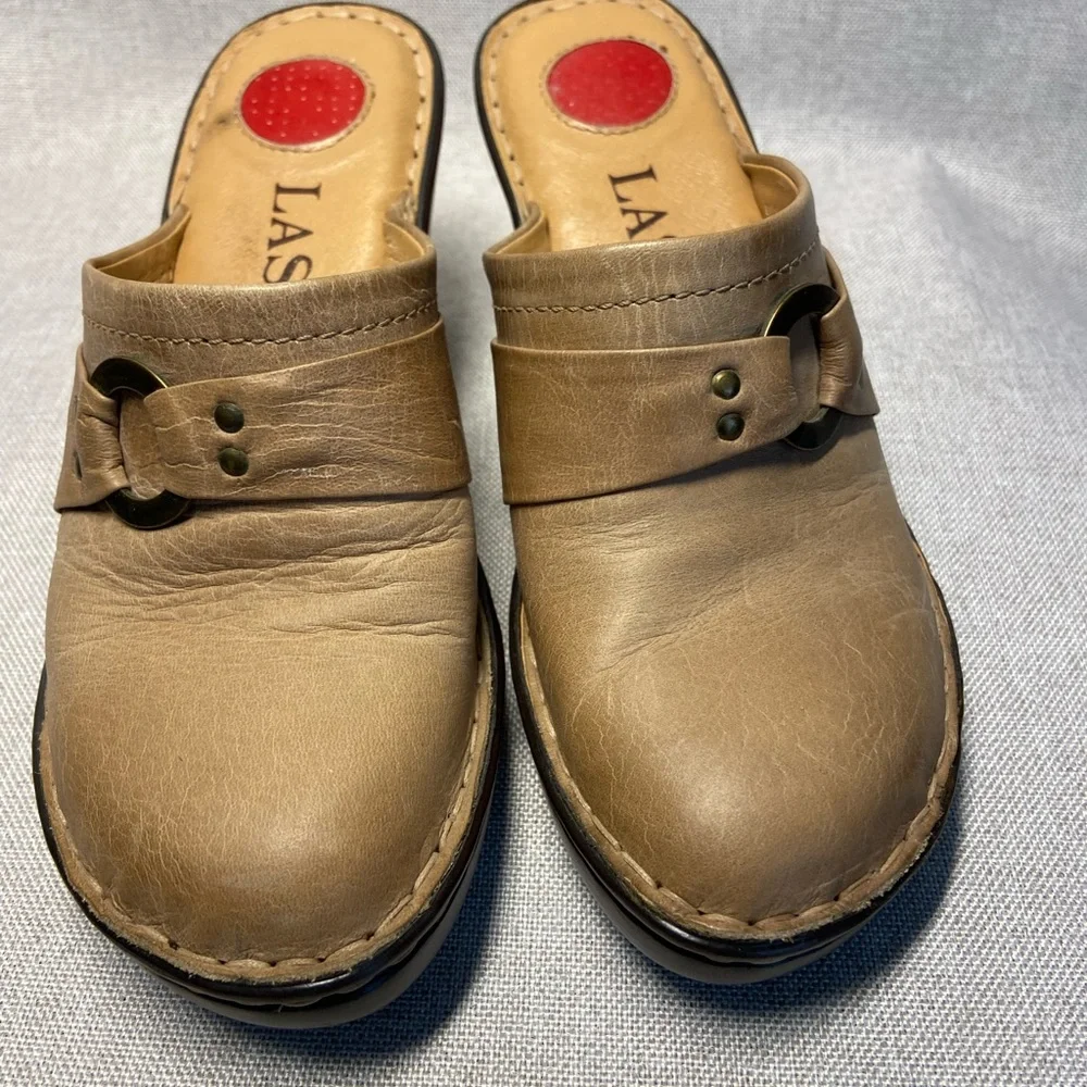 Lessen Womens Leather Comfort Shoes Size 8,5